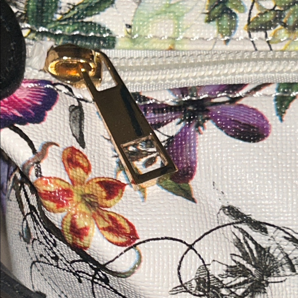 Floral White‎ and Black Crossbody Bag NWOT - Picture 3 of 11